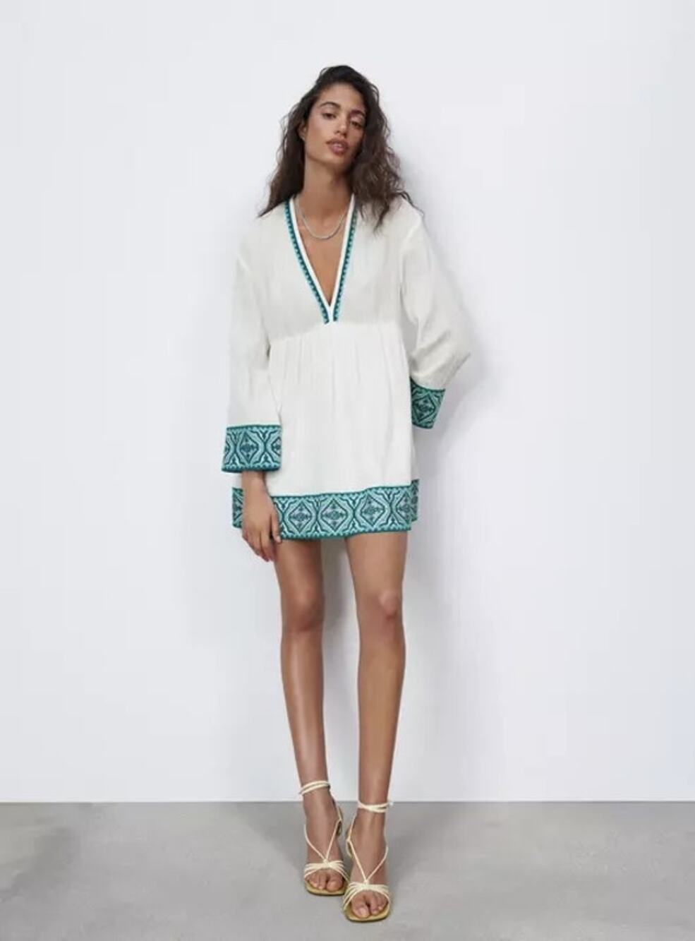 ZARA Women's White Embroidered V-Neck Long Sleeve Boho Beach Mini Dress Size XS